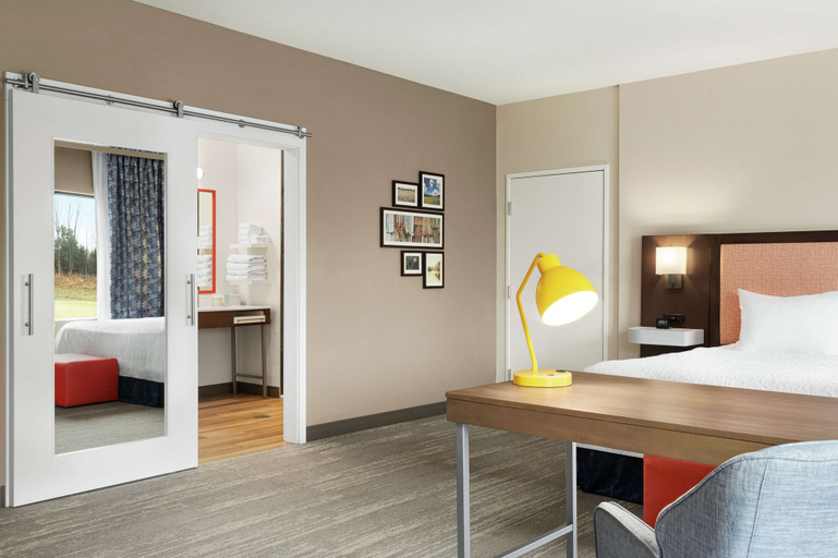 Bedroom 3, Hampton Inn & Suites Overland Park South, Kansas City