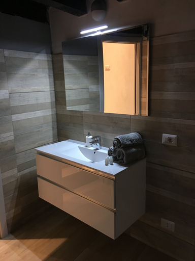 Bathroom 5, B&B Mario Lupo, Bergamo