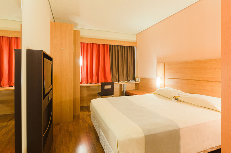 Bedroom 3, Ibis Canoas Shopping, Canoas