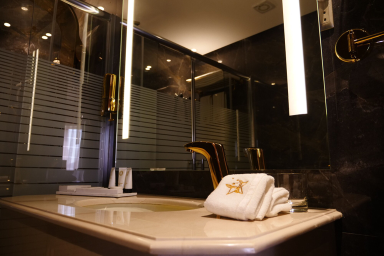 Bathroom 4, Lumiere Des Etoile, Salmiya