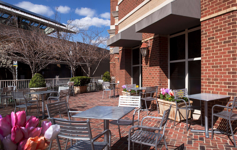 Food & Drinks 5, Hilton Alexandria Old Town, Alexandria