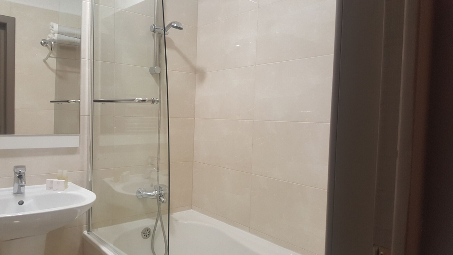 Bathroom 4, Hotel Dumbrava, Bacau