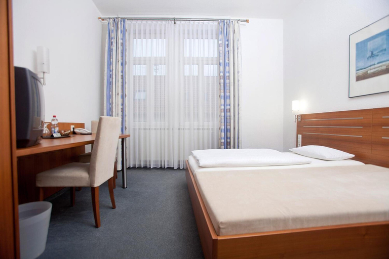 Bedroom 3, Hotel Grünshof, Rhein-Neckar-Kreis