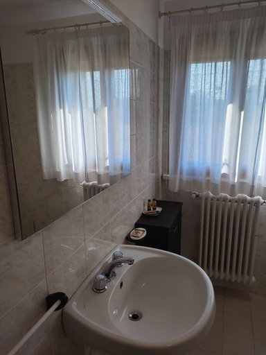 Bathroom 4, Agriturismo Il Pettirosso, Pesaro E Urbino