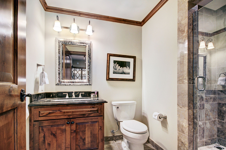 Bathroom 3, Legendary Lodging at the Ritz Carlton Residences Vail, Eagle