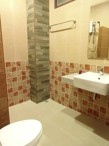 Bathroom 3, BC guesthouse Si Phraya, Bang Rak