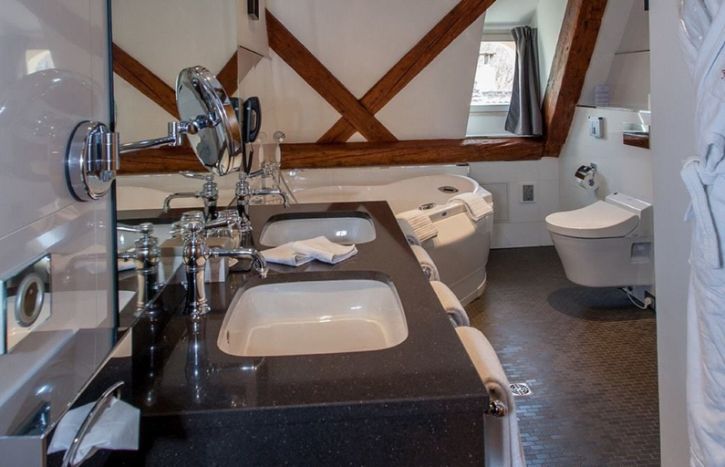 Bathroom 4, Hotel & Spa Le Bouclier D'Or, Bas-Rhin