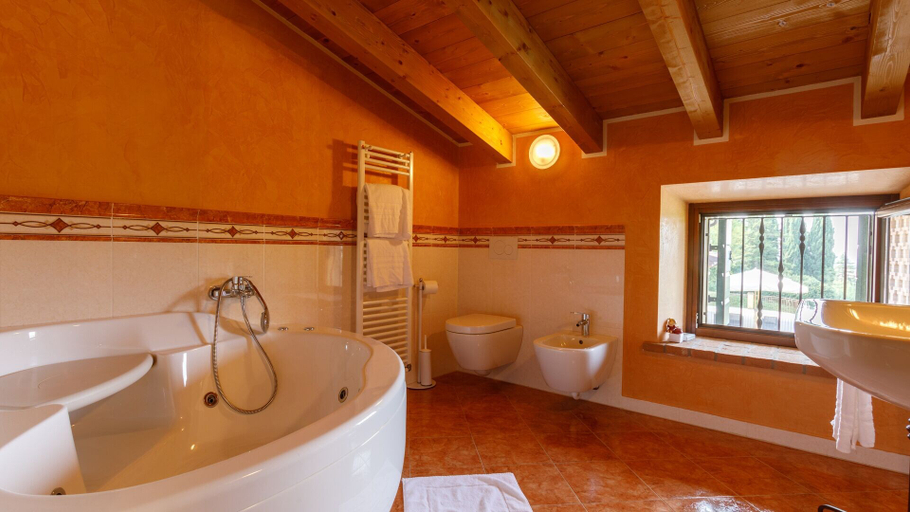 Bathroom 4, La Fonte degli Dei Wine Relais Adults Only, Verona