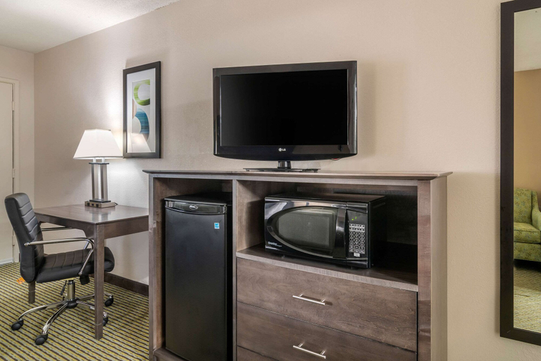 Others 5, Quality Inn McDonough Atlanta South, Henry