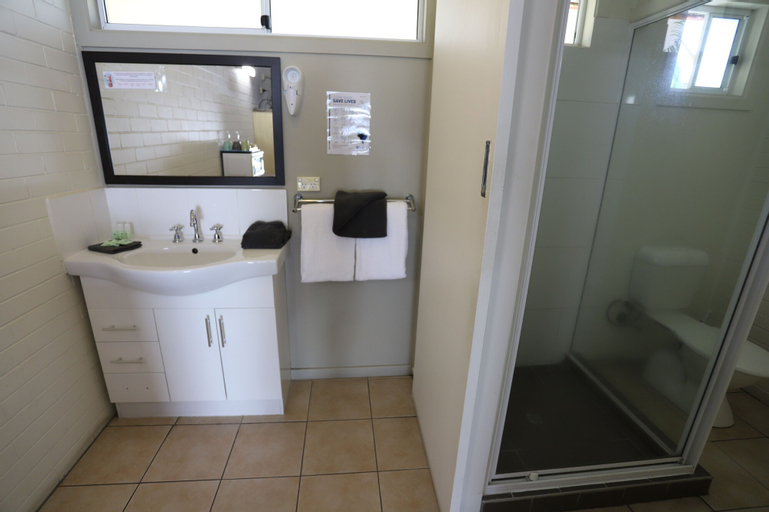 Bedroom 5, Tropic Coast Motel, Mackay - Pt A