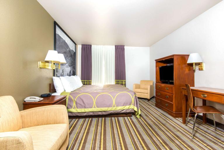 Bedroom 3, Super 8 by Wyndham Buena Vista, Chaffee