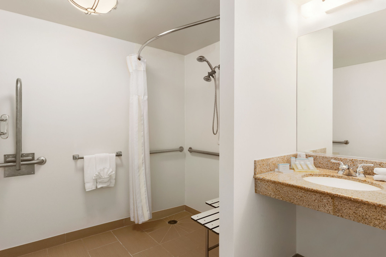 Bathroom 4, Hilton Garden Inn Shelton, Fairfield