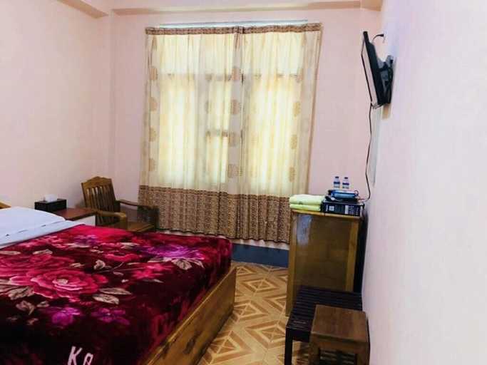 Bedroom 3, Golden Kalaw Inn, Taunggye