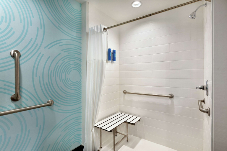 Bathroom 5, Tru by Hilton Houston Webster NASA, Houston
