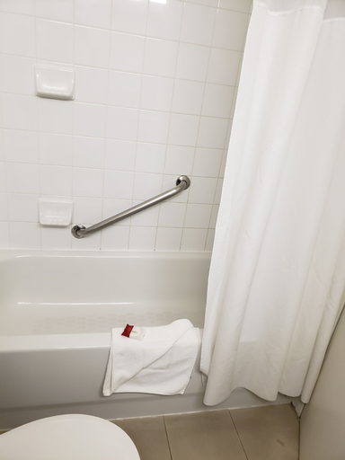 Bathroom 4, Baymont by Wyndham Red Deer, Division No. 8