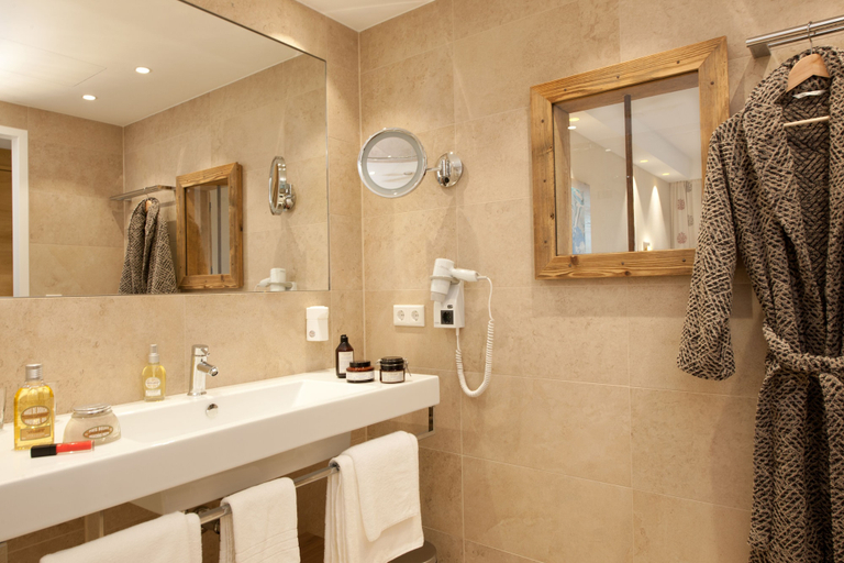 Bathroom 4, Hotel Zur Post Rohrdorf, Rosenheim