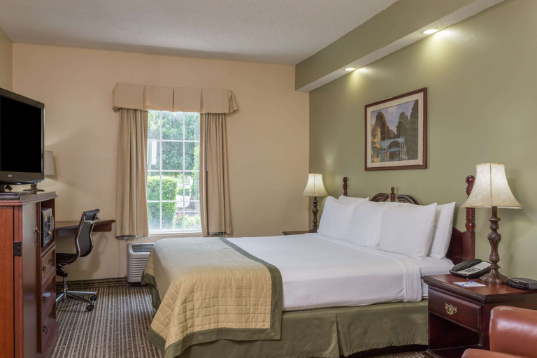 Bedroom 4, Baymont by Wyndham Lakeland, Polk