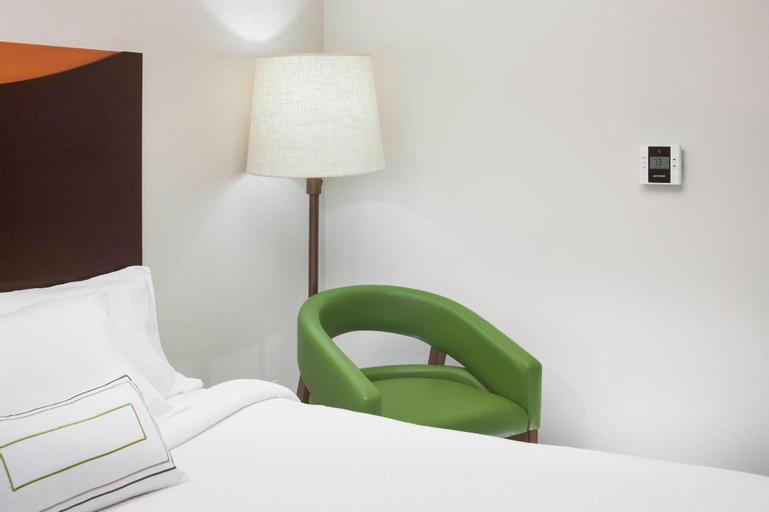 Bedroom 4, Fairfield Inn & Suites Wilmington / Wrightsville Beach, New Hanover