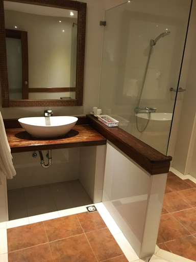 Bathroom 4, Mango Valley Hotel 1, Olongapo City