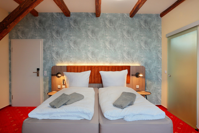 Bedroom 3, Landhotel & Brauhaus Prignitzer Hof, Prignitz