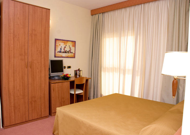 Bedroom 3, La Isla Resort, Salerno