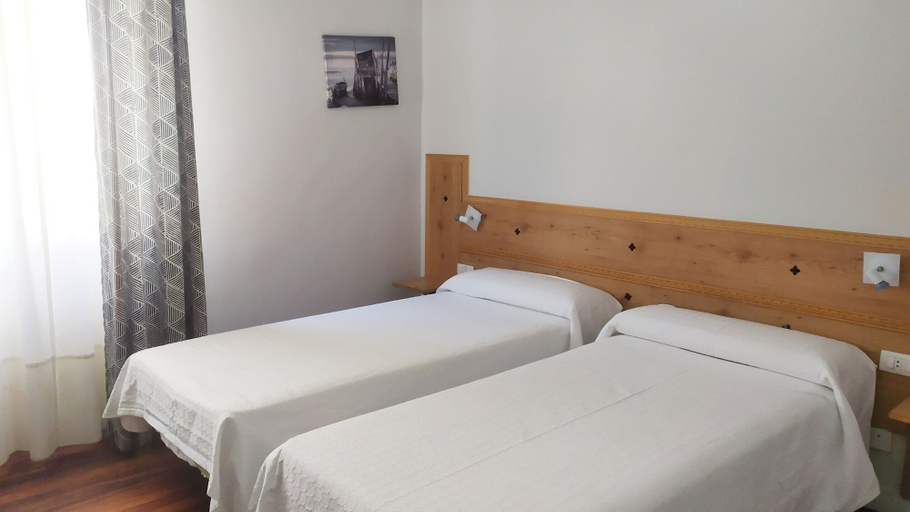 Bedroom 5, Hotel Boliña, Vizcaya