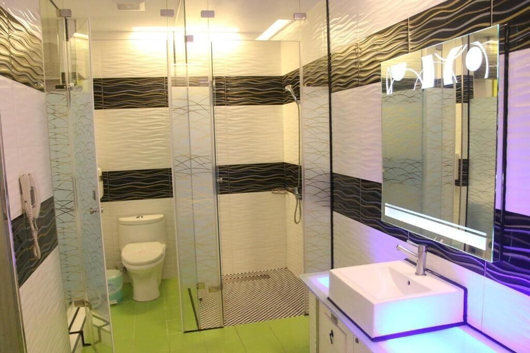 Bathroom 3, Kai-Hong Motel, Taoyuan