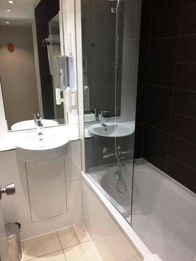 Bathroom 4, Hotel Inn design Paris Saint-Quentin, Yvelines