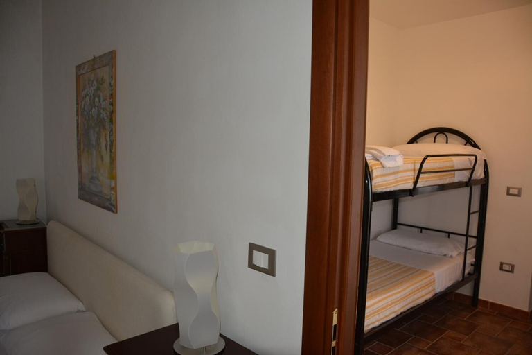 Bedroom 2, B&B La Casa Rossa, Cosenza