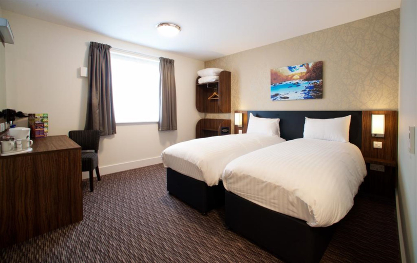 Bedroom 2, Chain Runner, Livingston by Marston's Inns, West Lothian