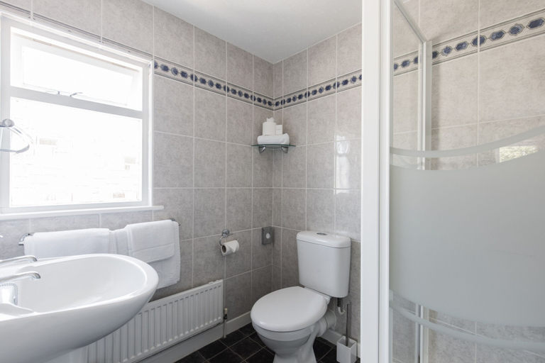 Bathroom 4, Mount Pleasant Hotel, Devon