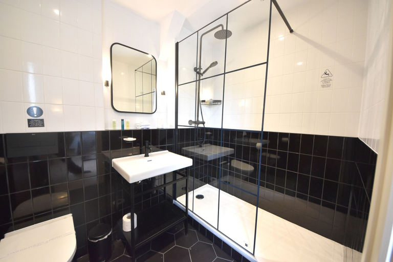 Bathroom 4, The Elvetham Hotel, Hampshire