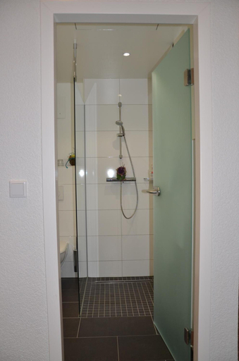 Bathroom 5, Hotel-Restaurant Poststuben, Bergstraße