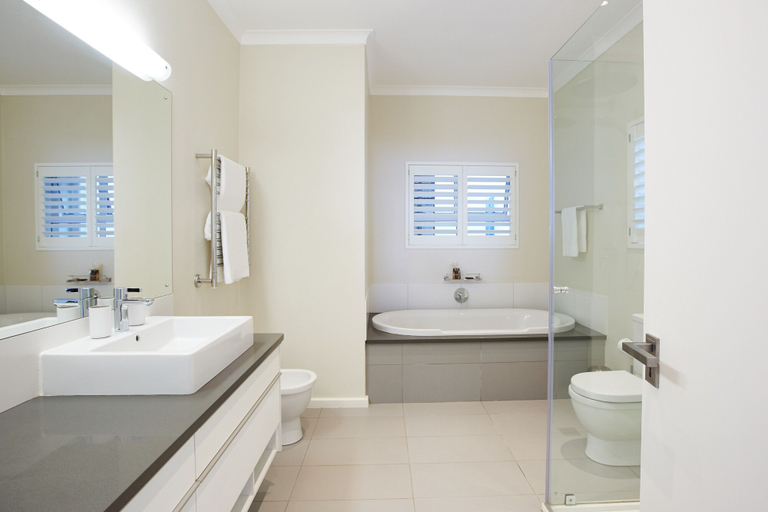 Bathroom 4, Number Eleven Self Catering Villa, Eden