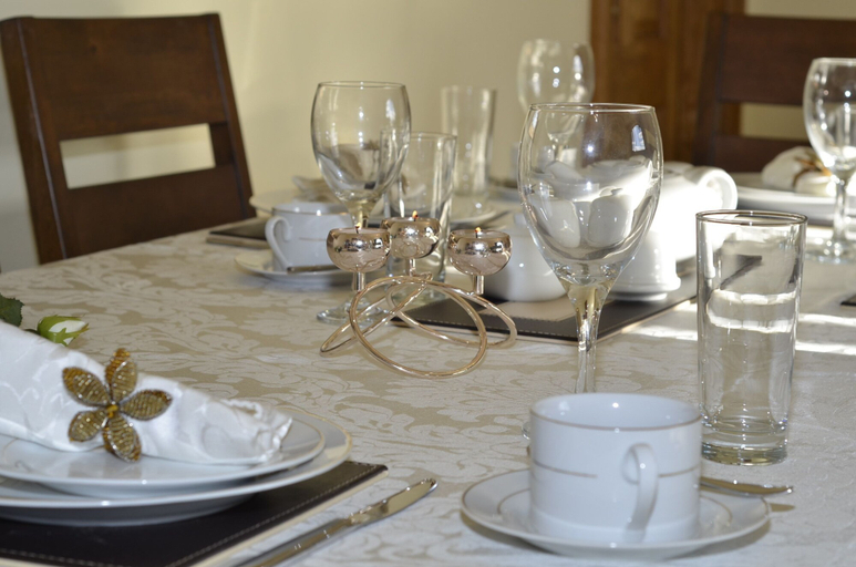 Food & Drinks 5, TempleView Lodge