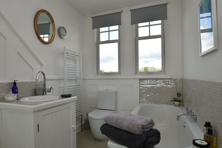 Bathroom 3, Coastguards Cottage, East Sussex