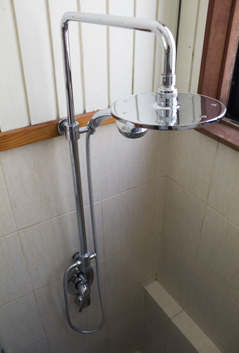 Bathroom, Hotel & Termas Huife, Cautín