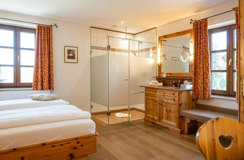 Bedroom 3, Landgasthof zum Erdinger Weissbrau, Rosenheim