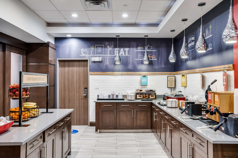 Food & Drinks 4, Hampton Inn & Suites North Dallas Central Expy, Dallas