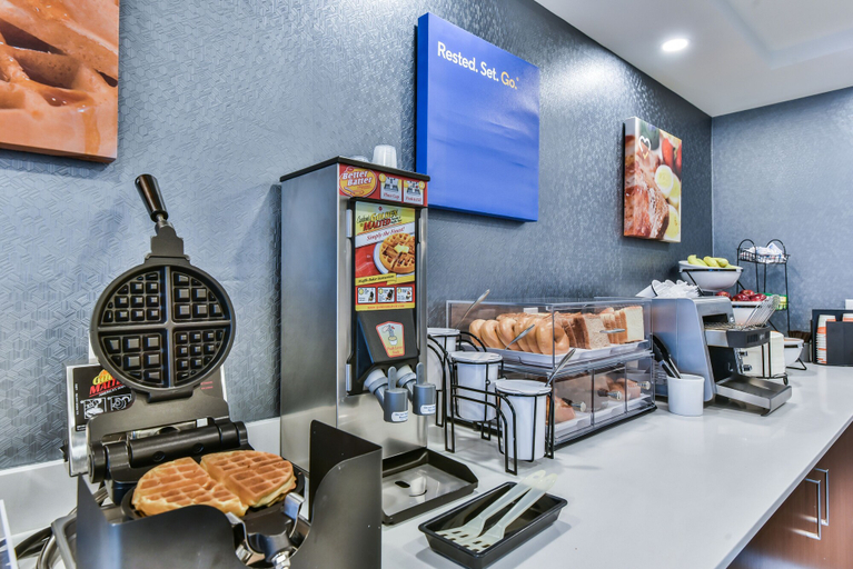 Food & Drinks 5, Comfort Inn Aéroport, Montréal