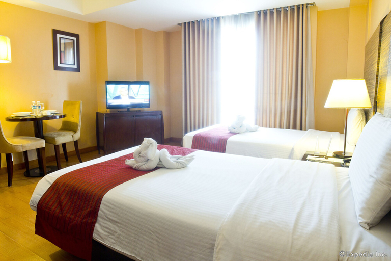 Bedroom 3, Lancaster Hotel Manila, Mandaluyong