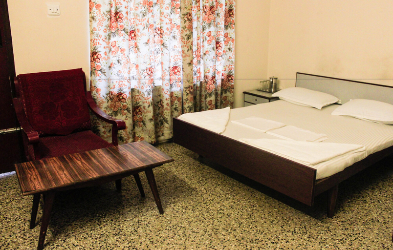 Bedroom 3, Hotel Keerthi, Thiruvananthapuram