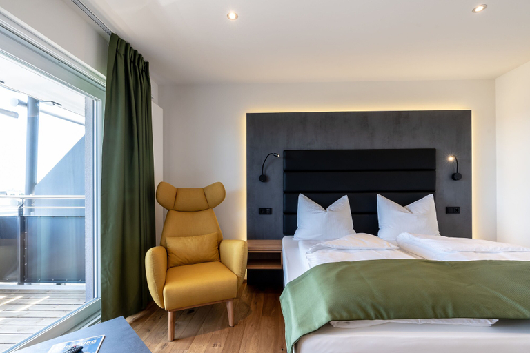 Bedroom 4, Augsburg Hotel Sonnenhof, Augsburg