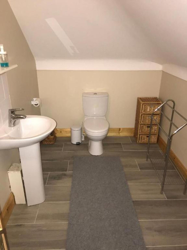 Bathroom, Kate's Rest