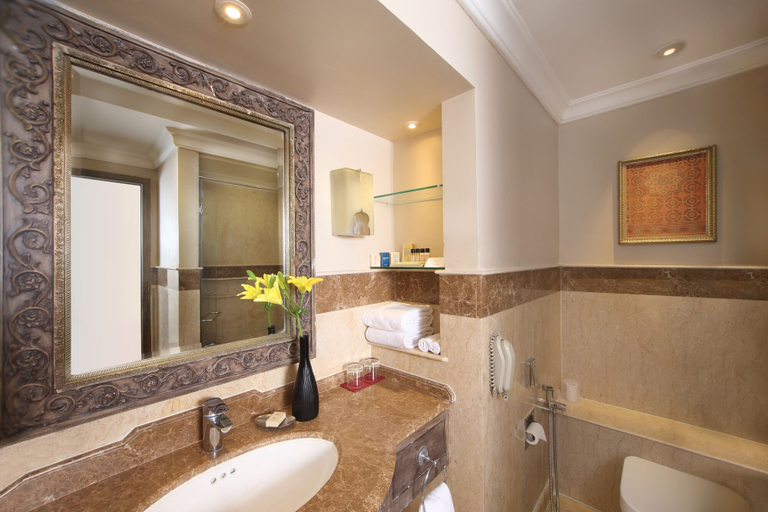 Bathroom 5, Taj Hari Mahal Jodhpur, Jodhpur