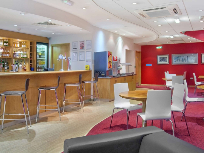 Food & Drinks 5, Travelodge Birmingham Central Broadway Plaza, Birmingham