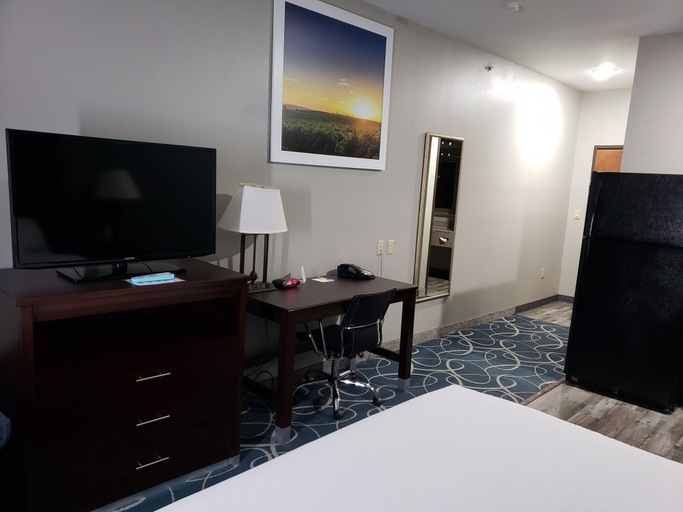 Others 5, Days Inn & Suites by Wyndham Cleburne TX, Johnson