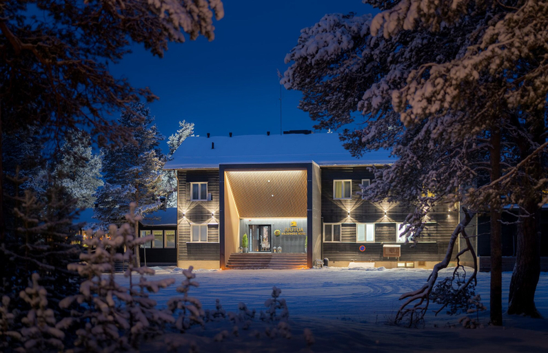Exterior & Views