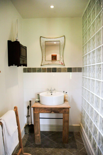 Bathroom 3, Wilderness B&B, Kent