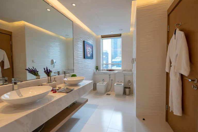 Bathroom 5, Canal Central Hotel, Dubai